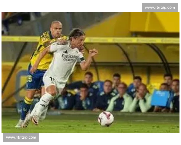 莫伦特斯怒批维尼修斯:皇马容不下无礼的天赋 莫伦特斯怒批维尼修斯:皇马容不下无礼的天赋