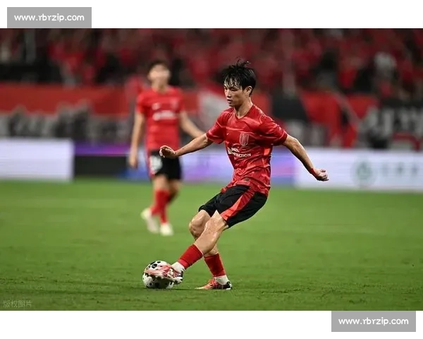 杨明洋四黄停赛缺席新鹏城战 成都蓉城中场重组迎考验 杨明洋四黄停赛缺席新鹏城战 成都蓉城中场重组迎考验